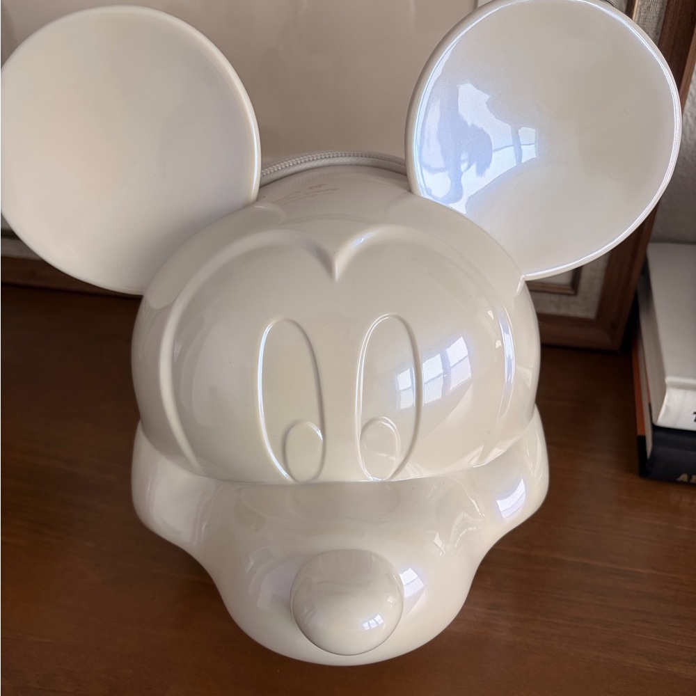 NWT - Disney Parks 2025 Mickey Mouse Molded Head Crossbody Loungefly Bag - Picture 2 of 6